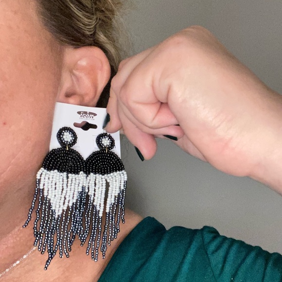 Icon beaded earrings - Picture 4 of 4